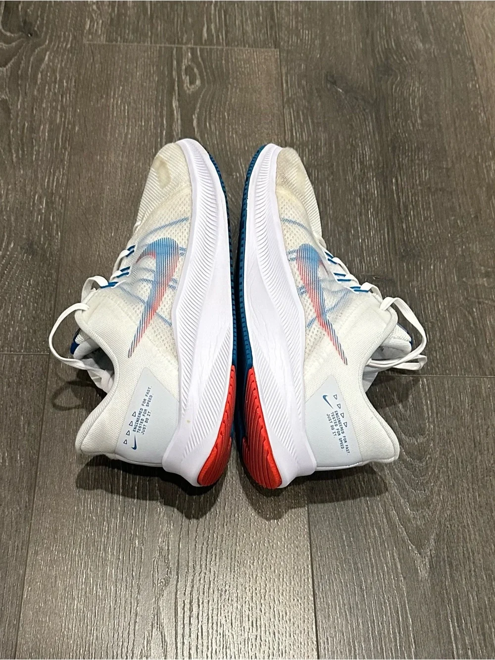 Nike Men’s Quest 5  White Athletic Running Shoes with Blue and Red Accents